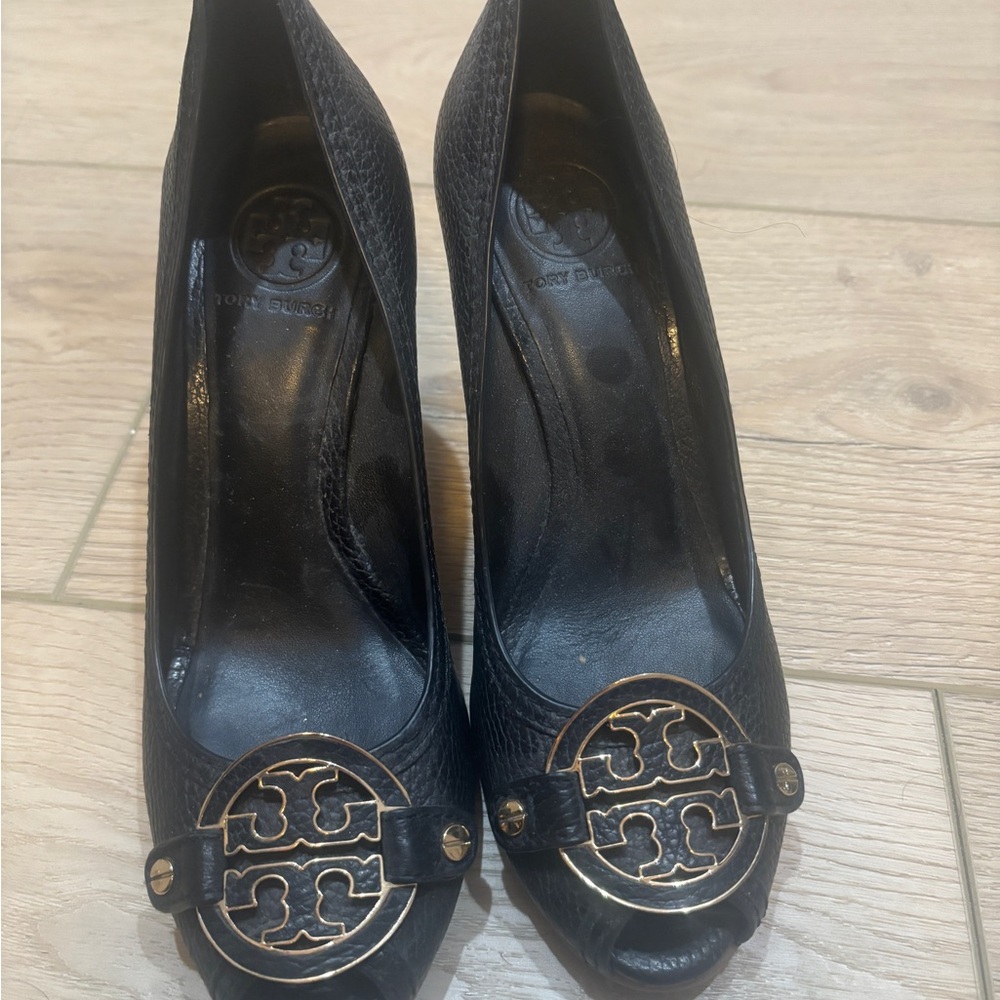 Tory Burch Black Wedge Shoes with Elegant Design